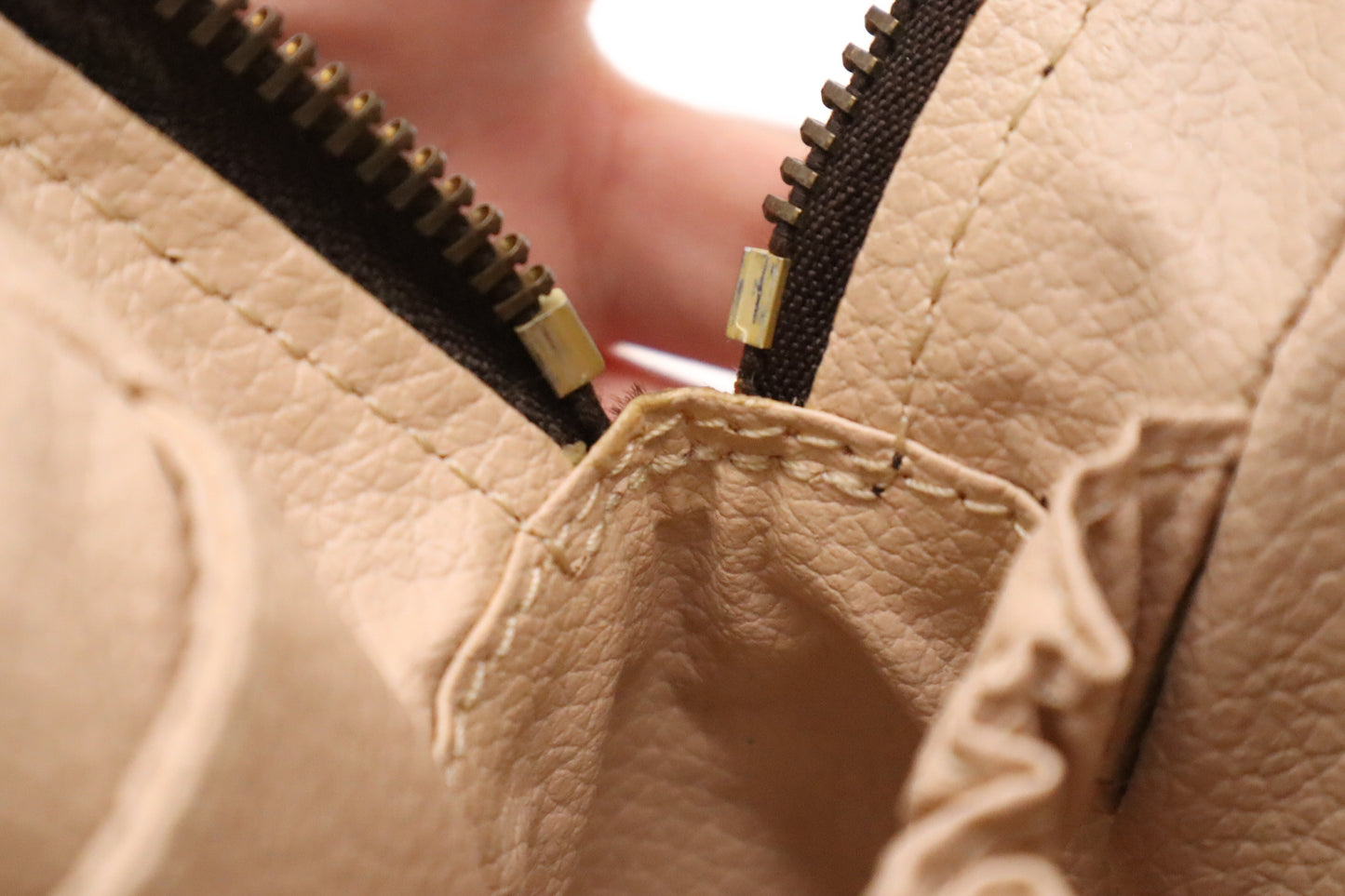 Louis Vuitton Trousse 28 in Monogram Canvas