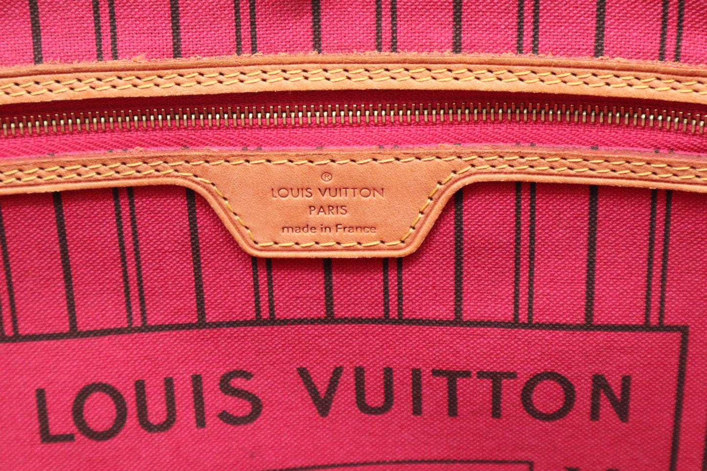 Louis Vuitton Neverfull MM in Monogram Canvas