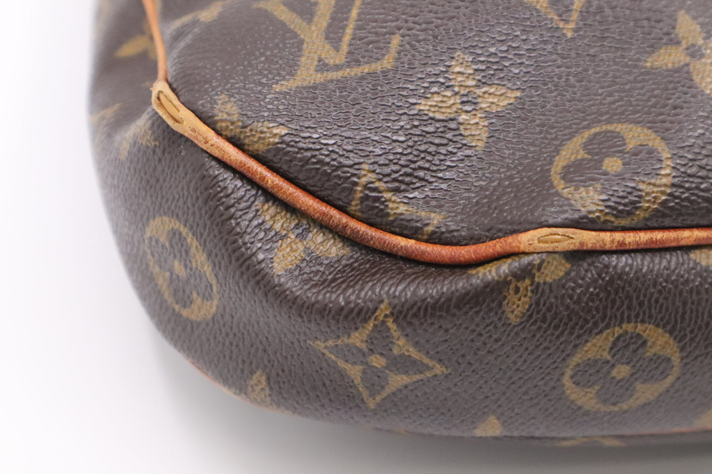 Louis Vuitton Odeon MM in Monogram Canvas