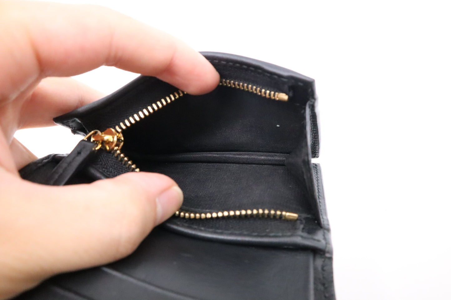 Gucci Bee Compact Wallet in GG Bee Canvas