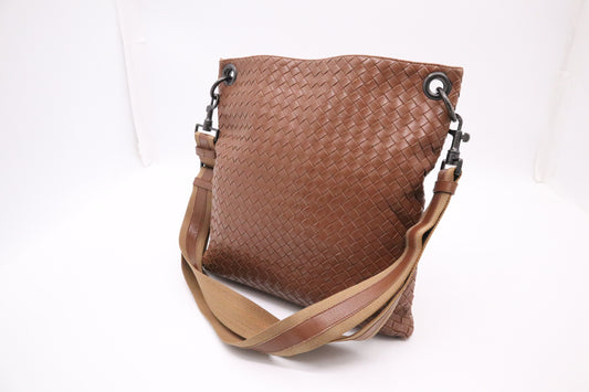 Bottega Veneta Crossbody in Light Brown Intrecciato Leather