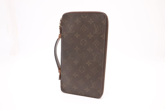Zipped Organizer in Monogram Canvas