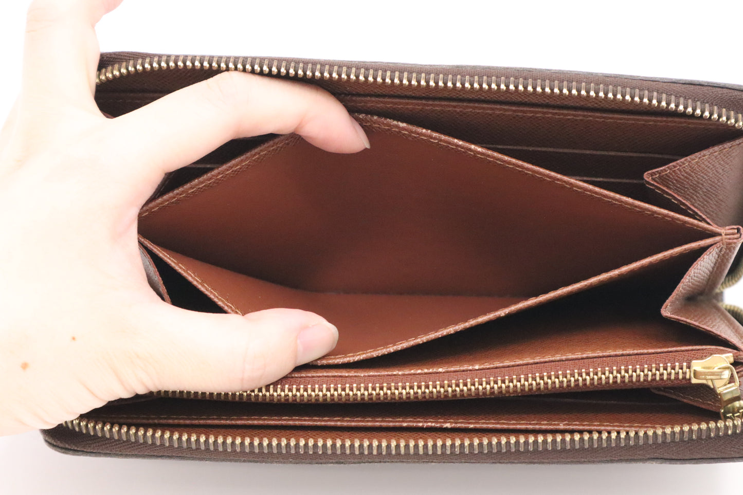 Louis Vuitton Zippy Wallet in Monogram Canvas