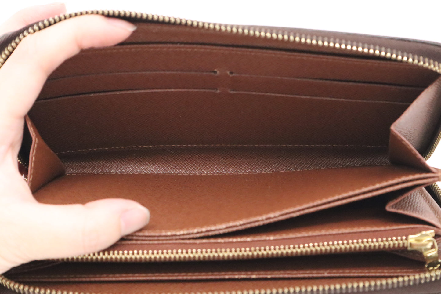 Louis Vuitton Zippy Wallet in Monogram Canvas