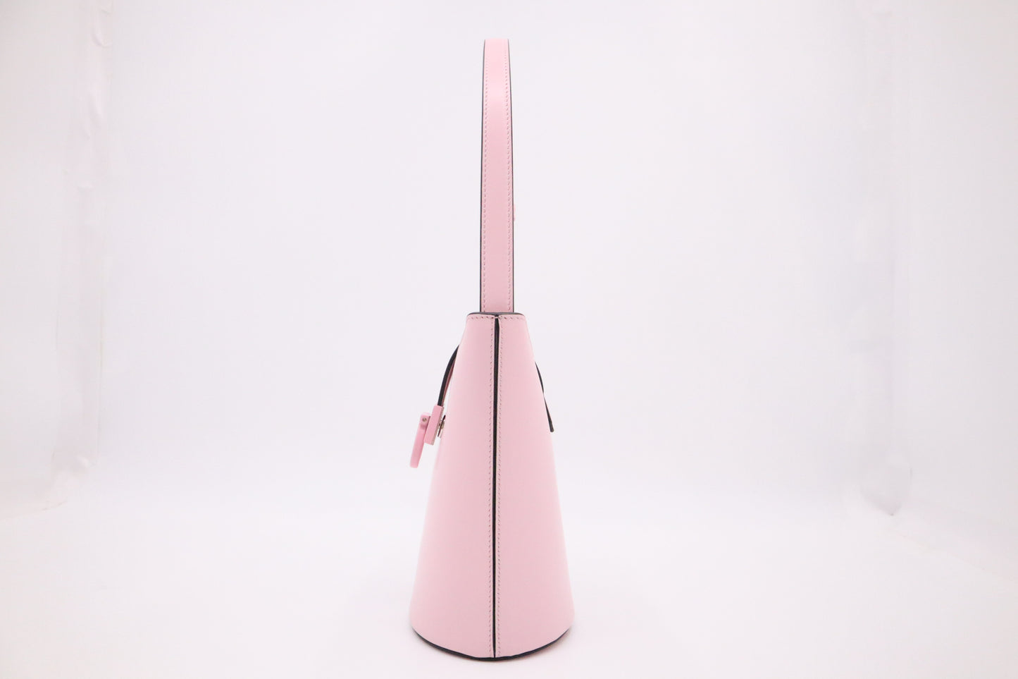 Ferragamo Trifolio Bucket Shoulder Bag in Pink Leather