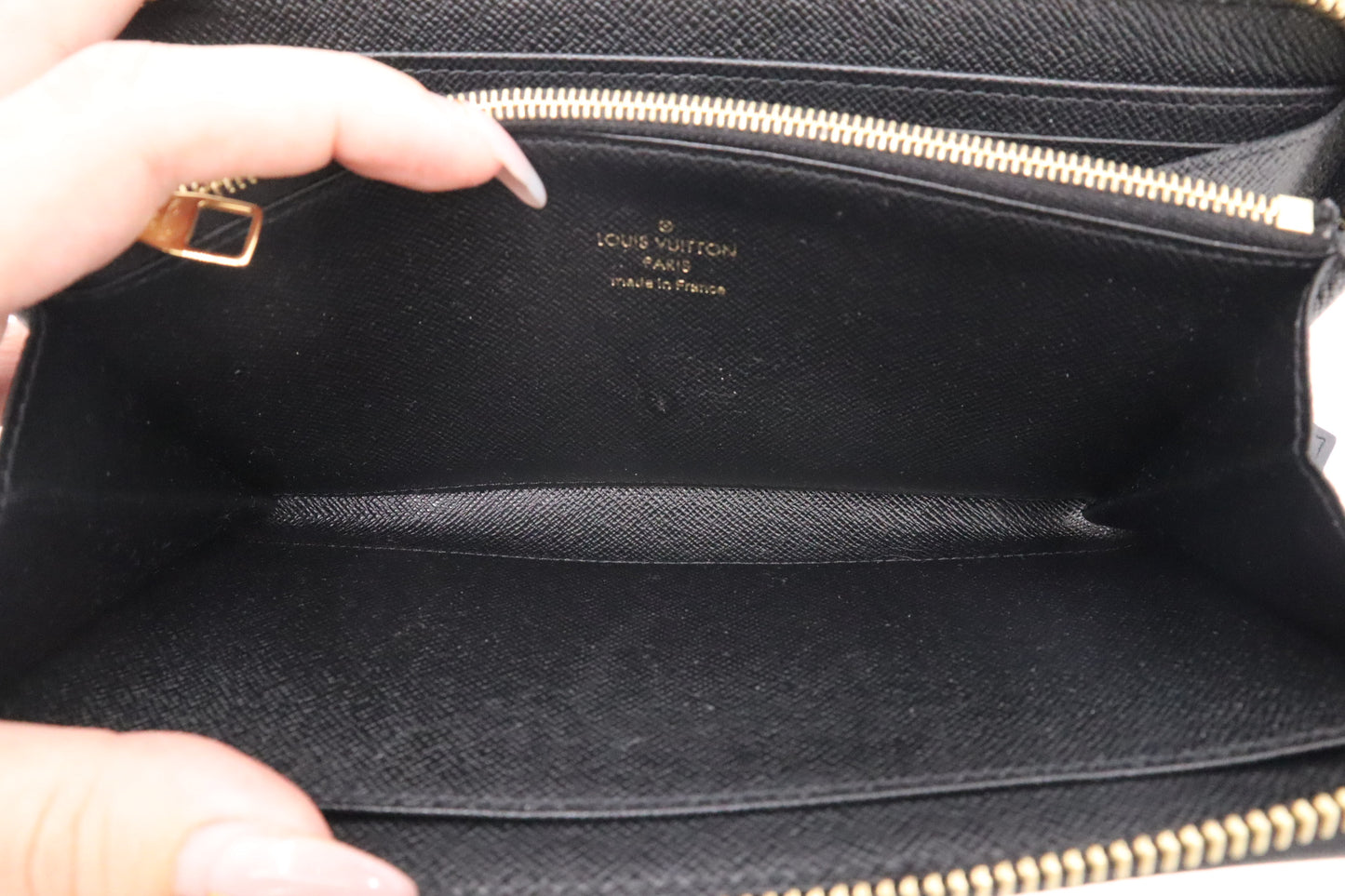 Louis Vuitton Zippy Shades Wallet in Monogram Canvas