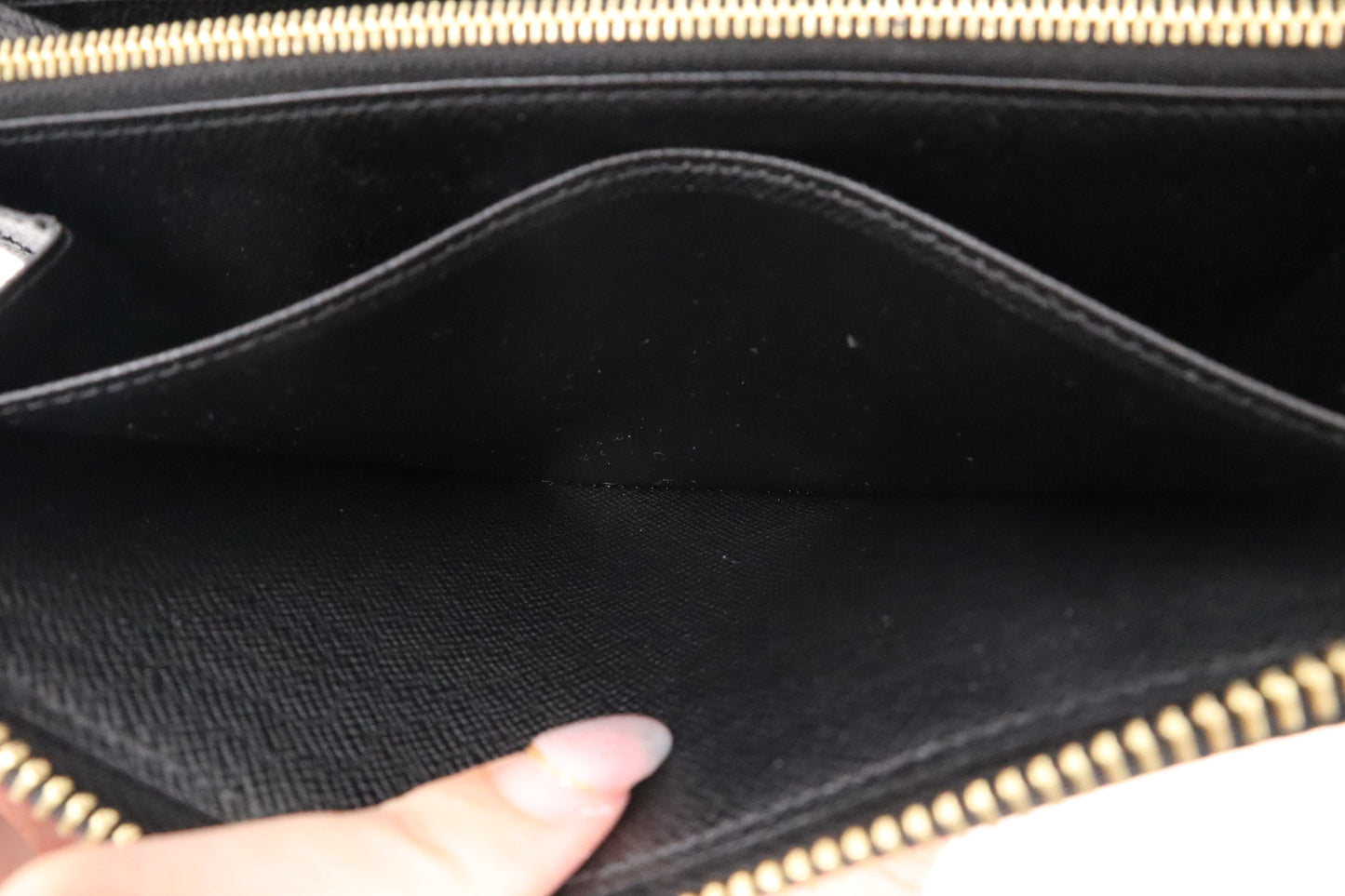 Louis Vuitton Zippy Shades Wallet in Monogram Canvas