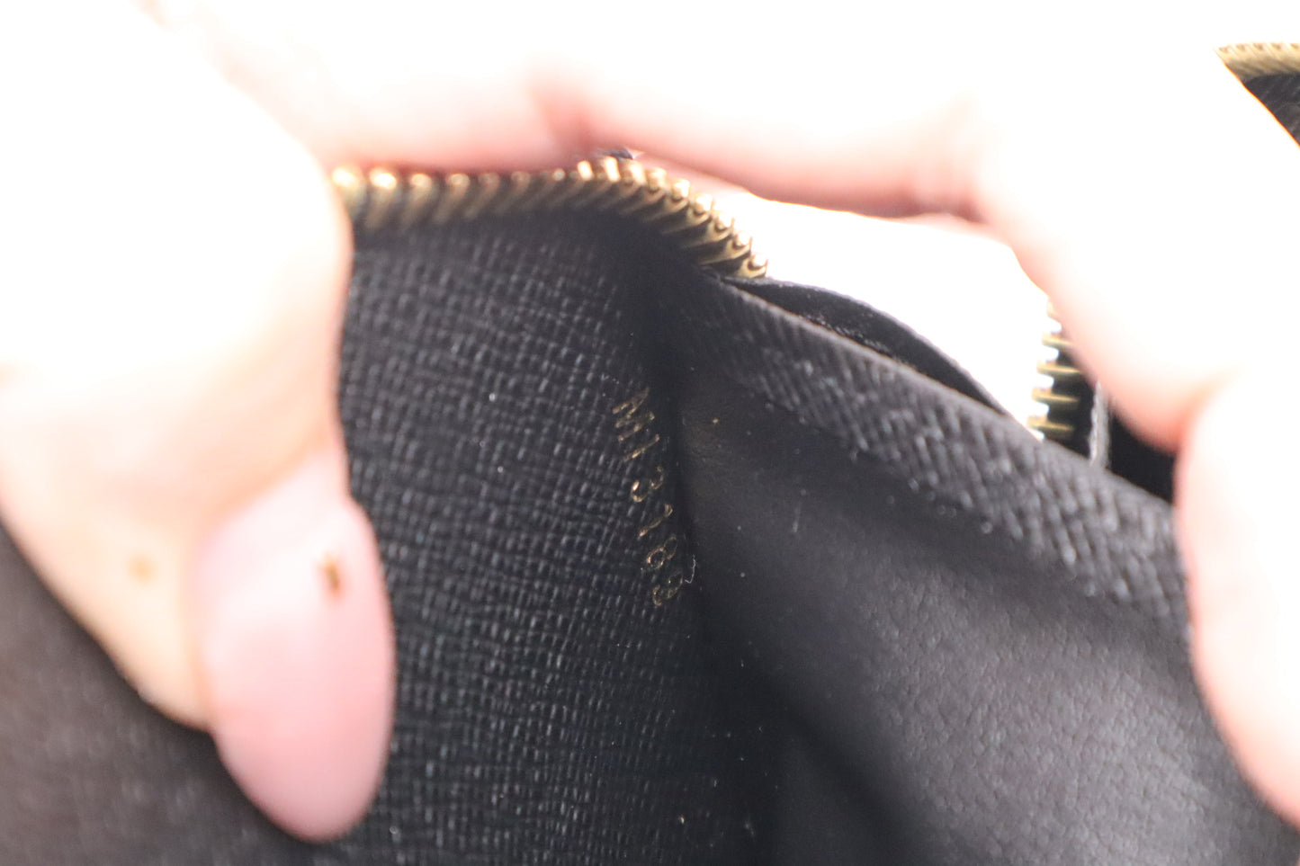 Louis Vuitton Zippy Shades Wallet in Monogram Canvas