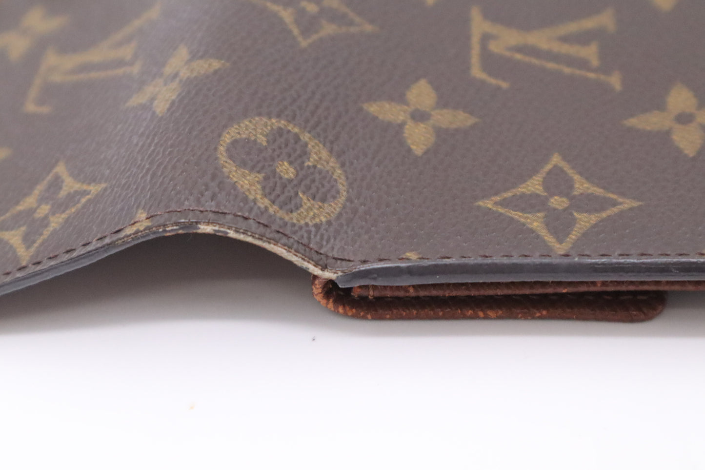 Louis Vuitton International Wallet in Monogram Canvas