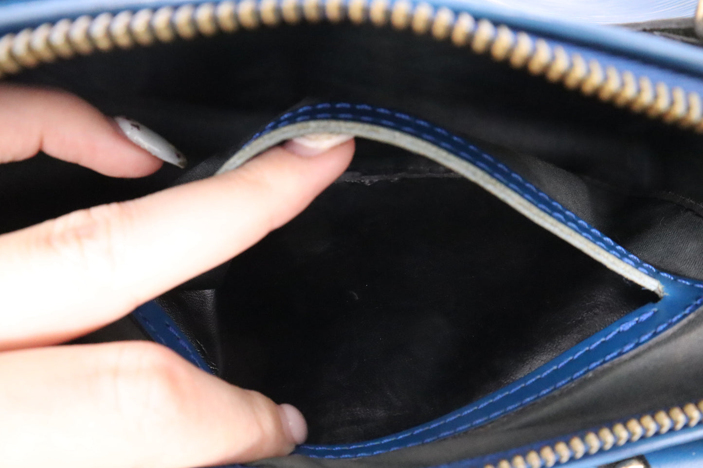 Louis Vuitton Speedy 30 in Blue Epi Leather