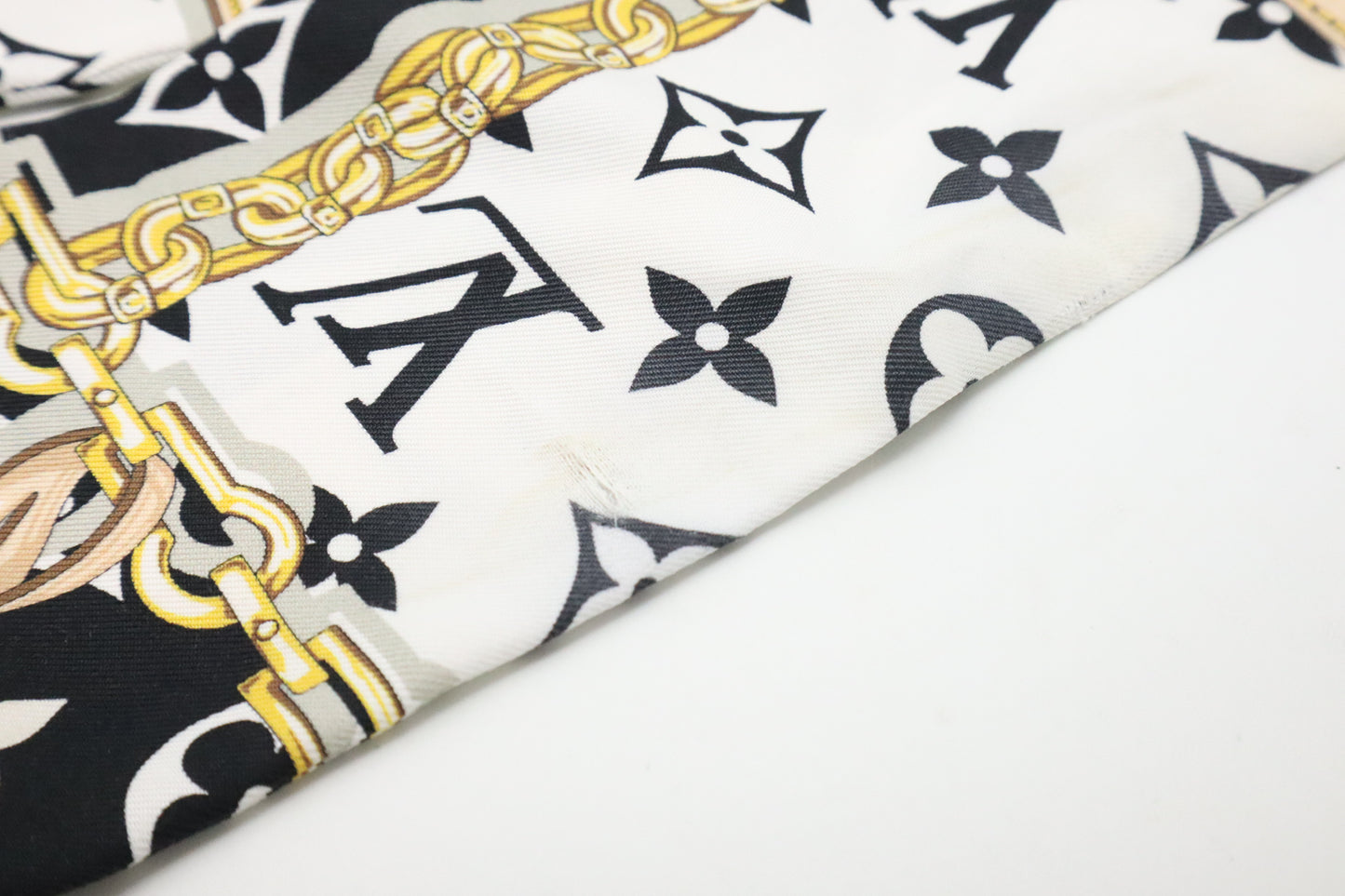 Louis Vuitton Confidential Bandeau in Black & White Silk