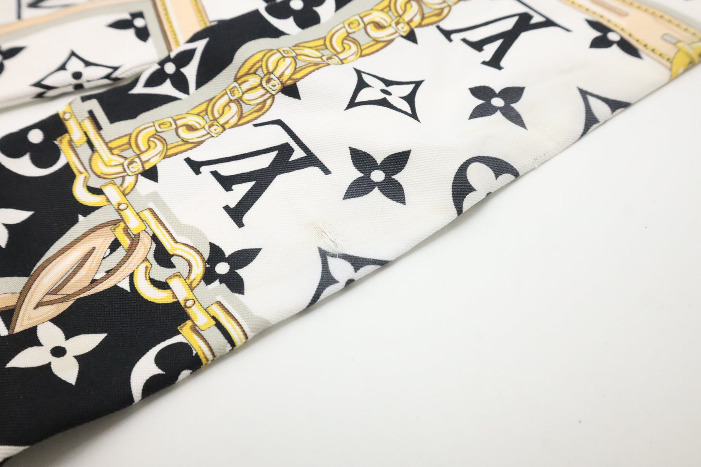 Louis Vuitton Confidential Bandeau in Black & White Silk