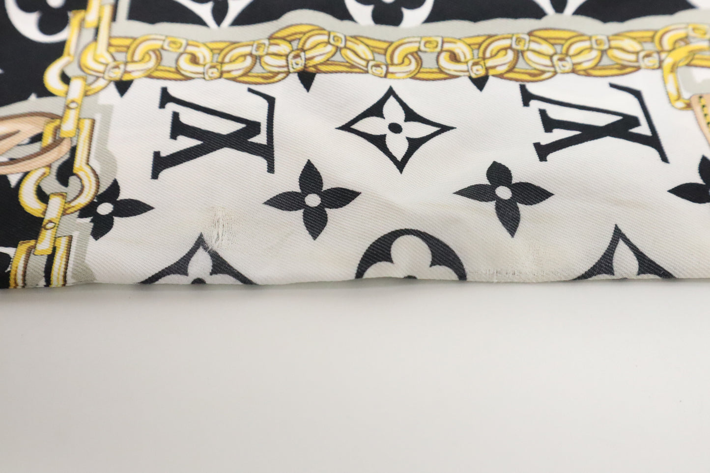 Louis Vuitton Confidential Bandeau in Black & White Silk