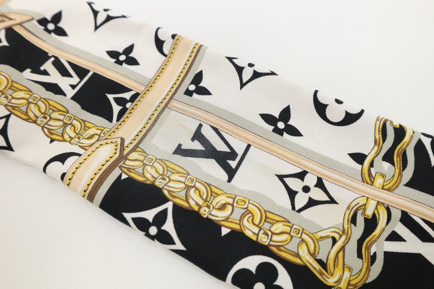 Louis Vuitton Confidential Bandeau in Black & White Silk