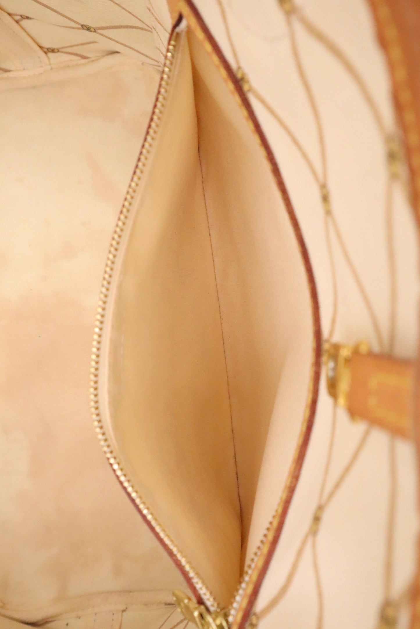 Louis Vuitton Neverfull MM in Summer Trunk Monogram Canvas