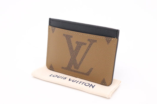 Louis Vuitton Card Holder in Reverse Géant Monogram