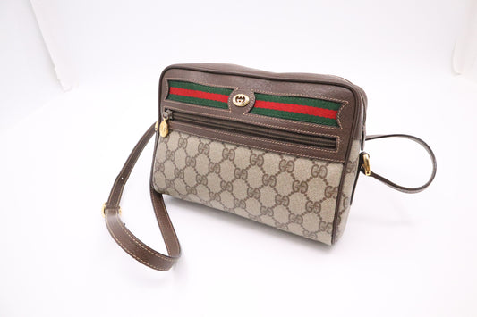 Gucci Crossbody in GG Supreme Canvas