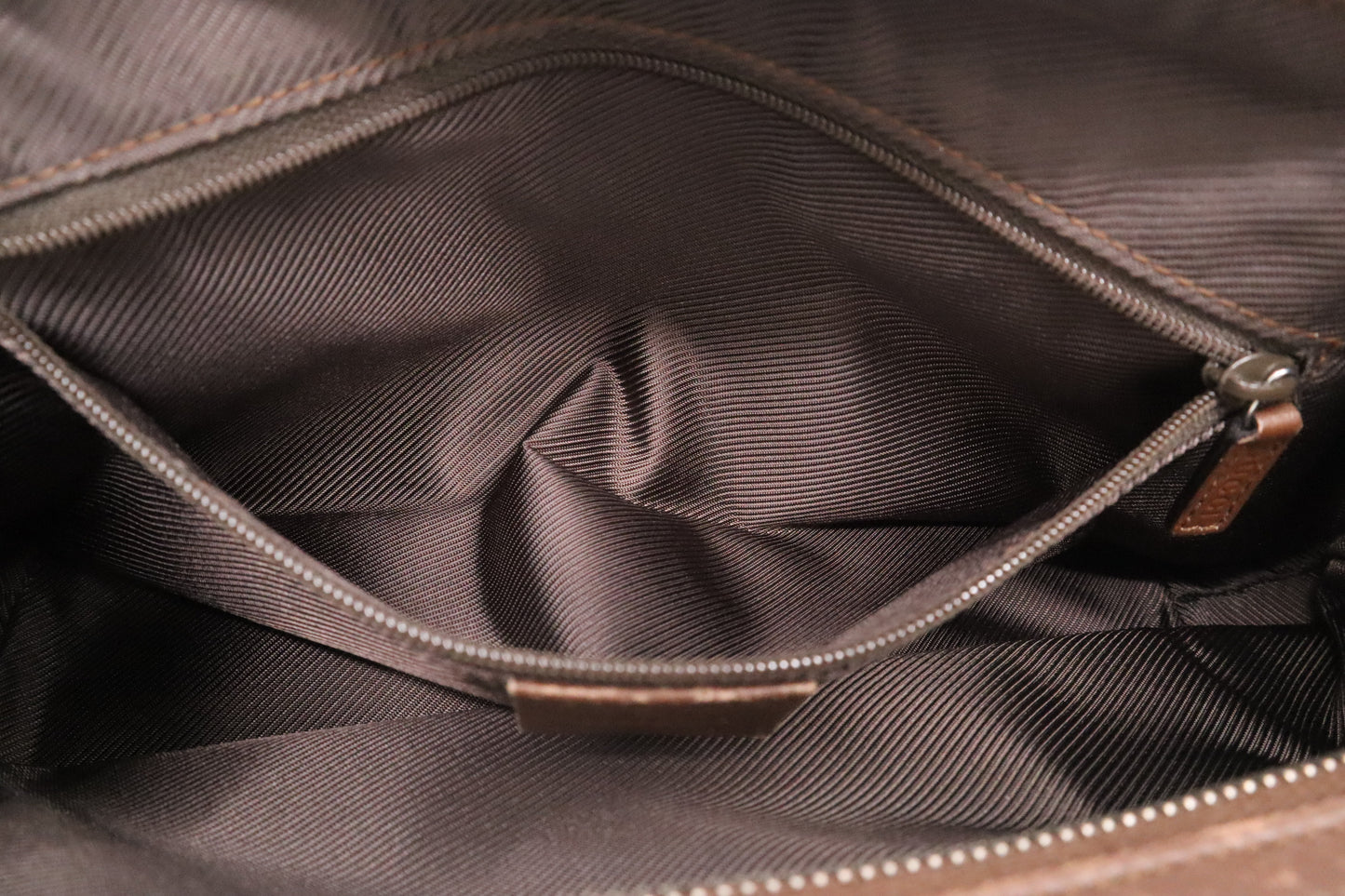 Gucci Shoulder Bag in GG Canvas and Brown Leather