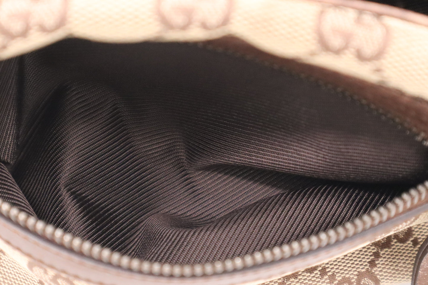 Gucci Shoulder Bag in GG Canvas and Brown Leather