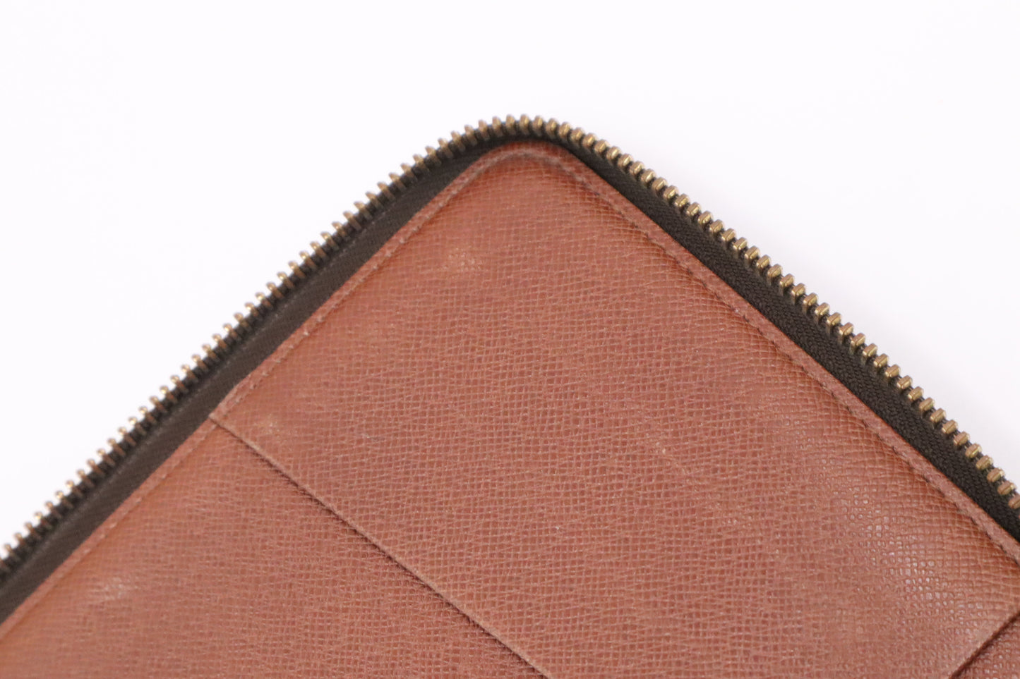 Louis Vuitton Travel Case in Monogram Canvas