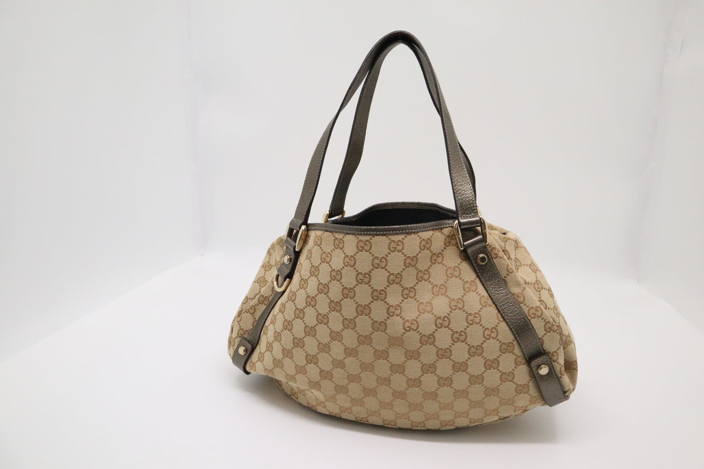 Gucci Abbey Shoulder Tote Bag in Beige GG Canvas