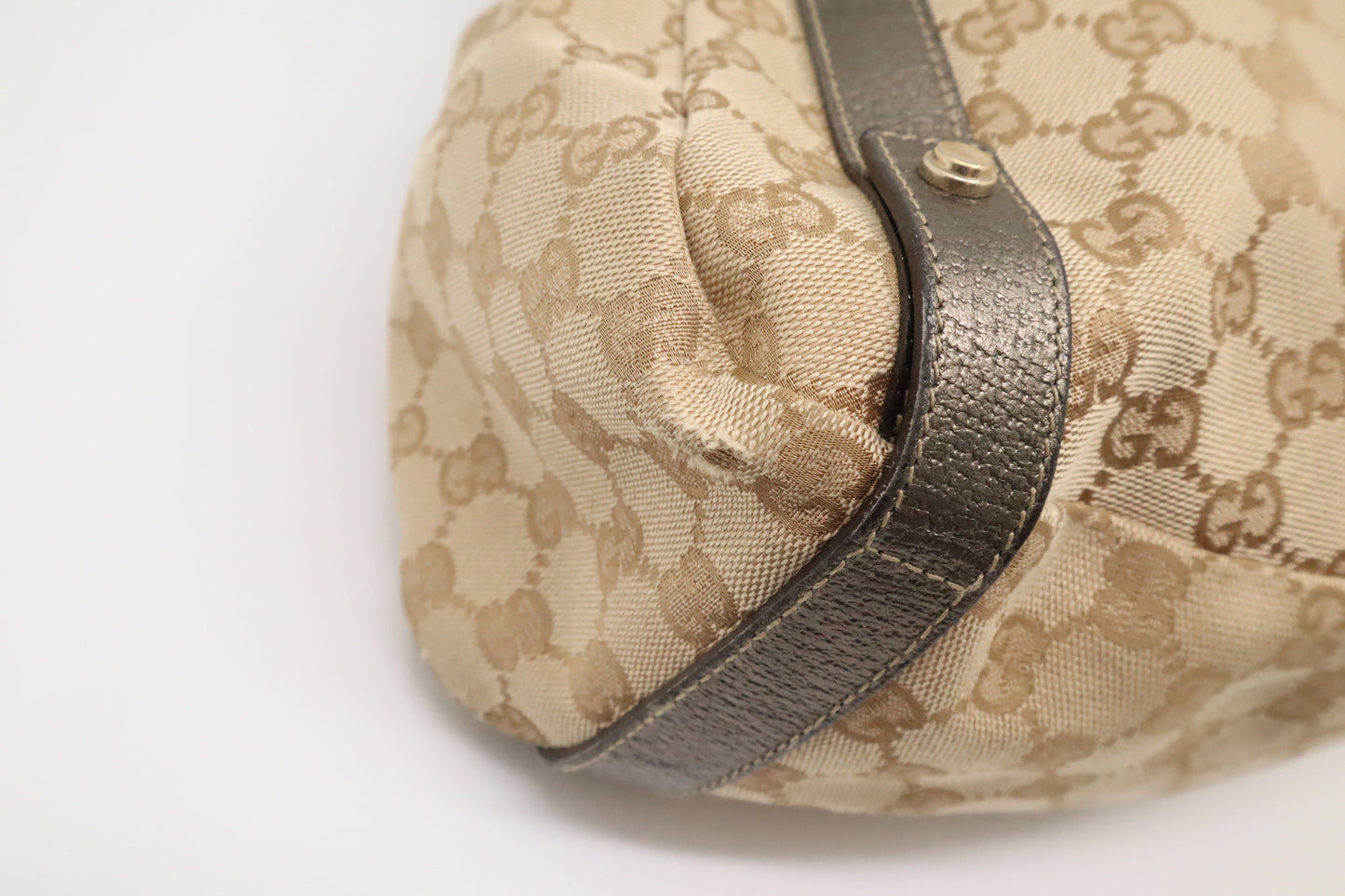 Gucci Abbey Shoulder Tote Bag in Beige GG Canvas