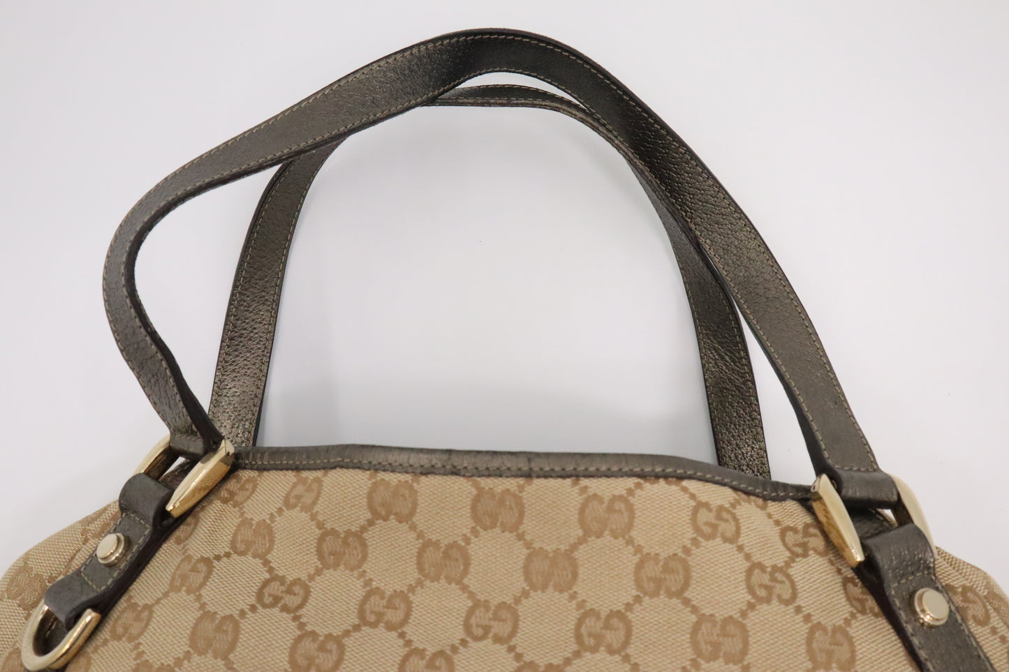 Gucci Abbey Shoulder Tote Bag in Beige GG Canvas