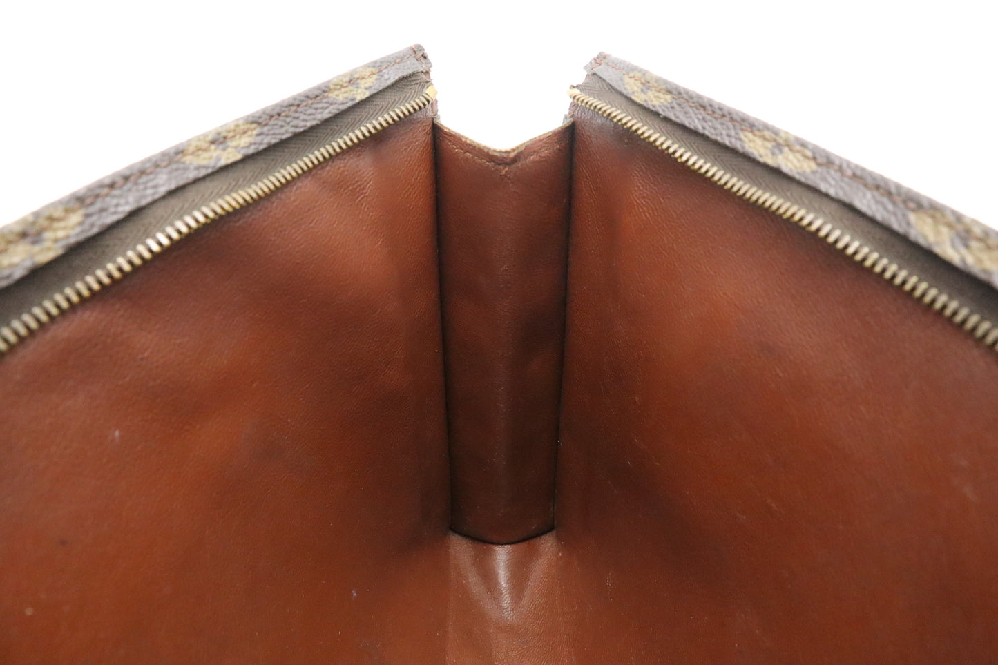 Louis Vuitton Toiletry 26 in Monogram Canvas