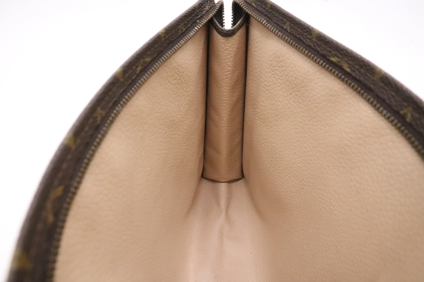 Louis Vuitton Toiletry 25 in Monogram Canvas