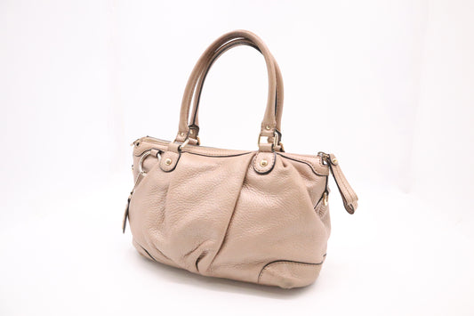 Gucci Sukey Shoulder Bag in Metallic Beige Leather