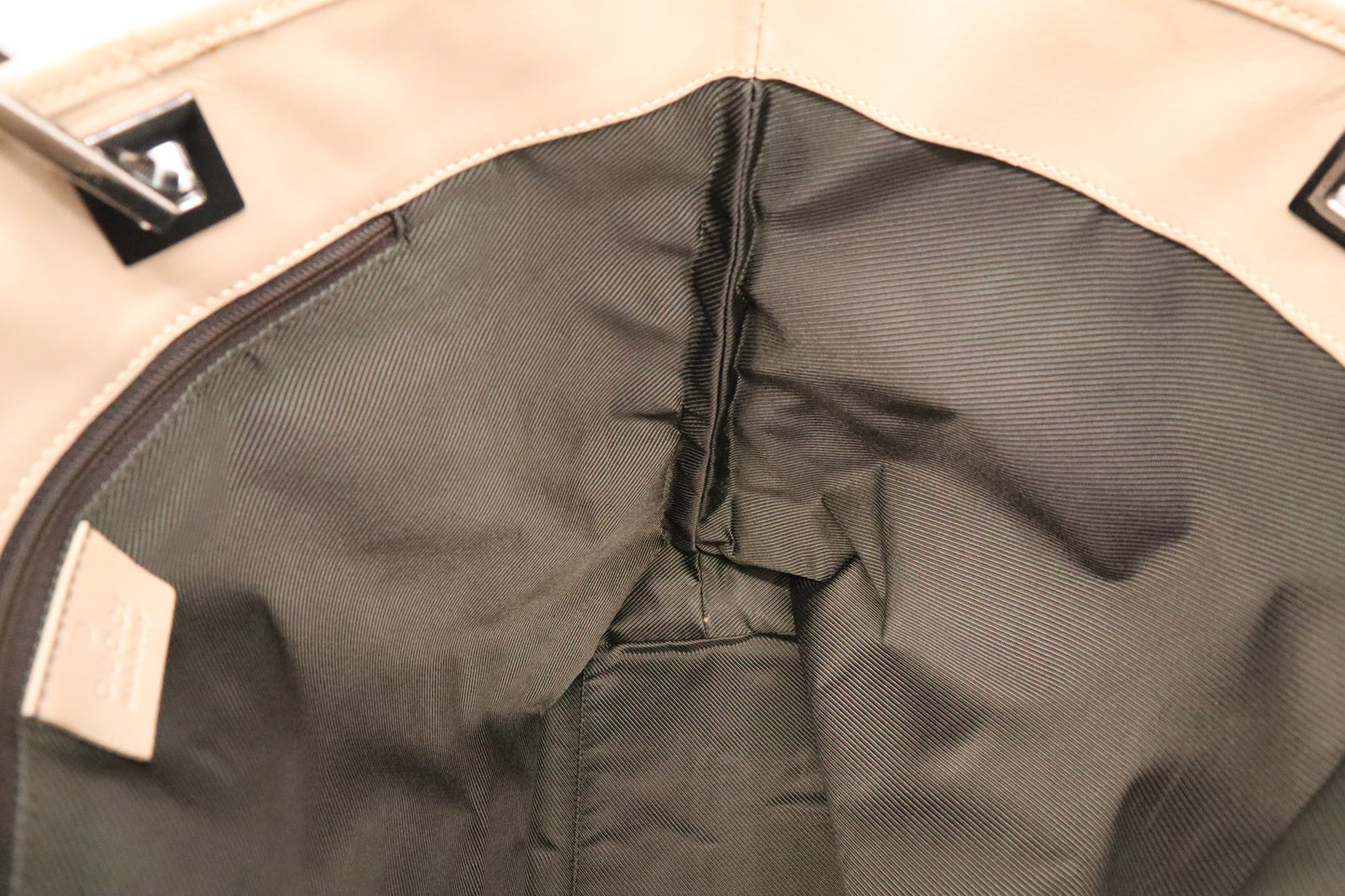 Gucci Shoulder Bag in Beige GG Canvas