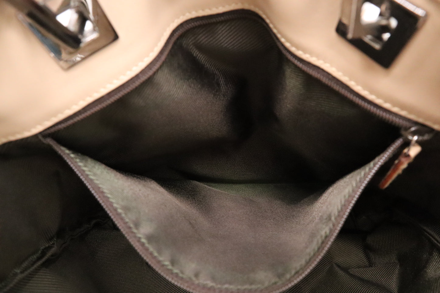 Gucci Shoulder Bag in Beige GG Canvas