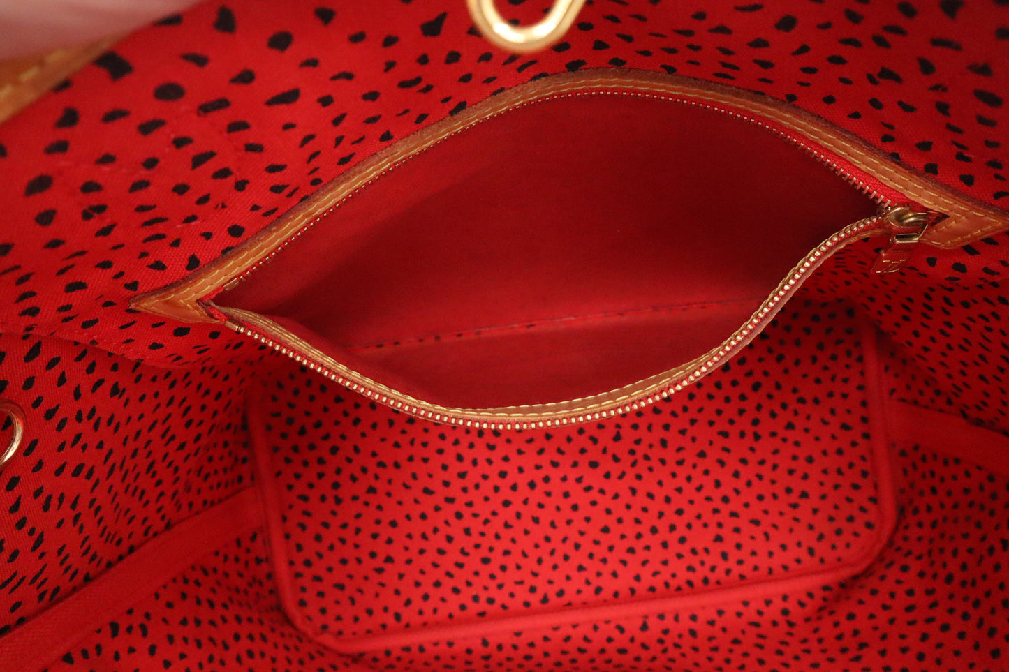 Louis Vuitton x Yayoi Kusama Rouge Neverfull MM in Monogram Waves Canvas