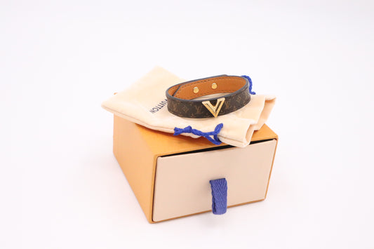 Louis Vuitton Essential V Bracelet in Monogram Canvas