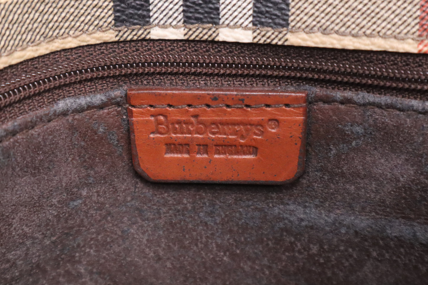 Burberry Cluch