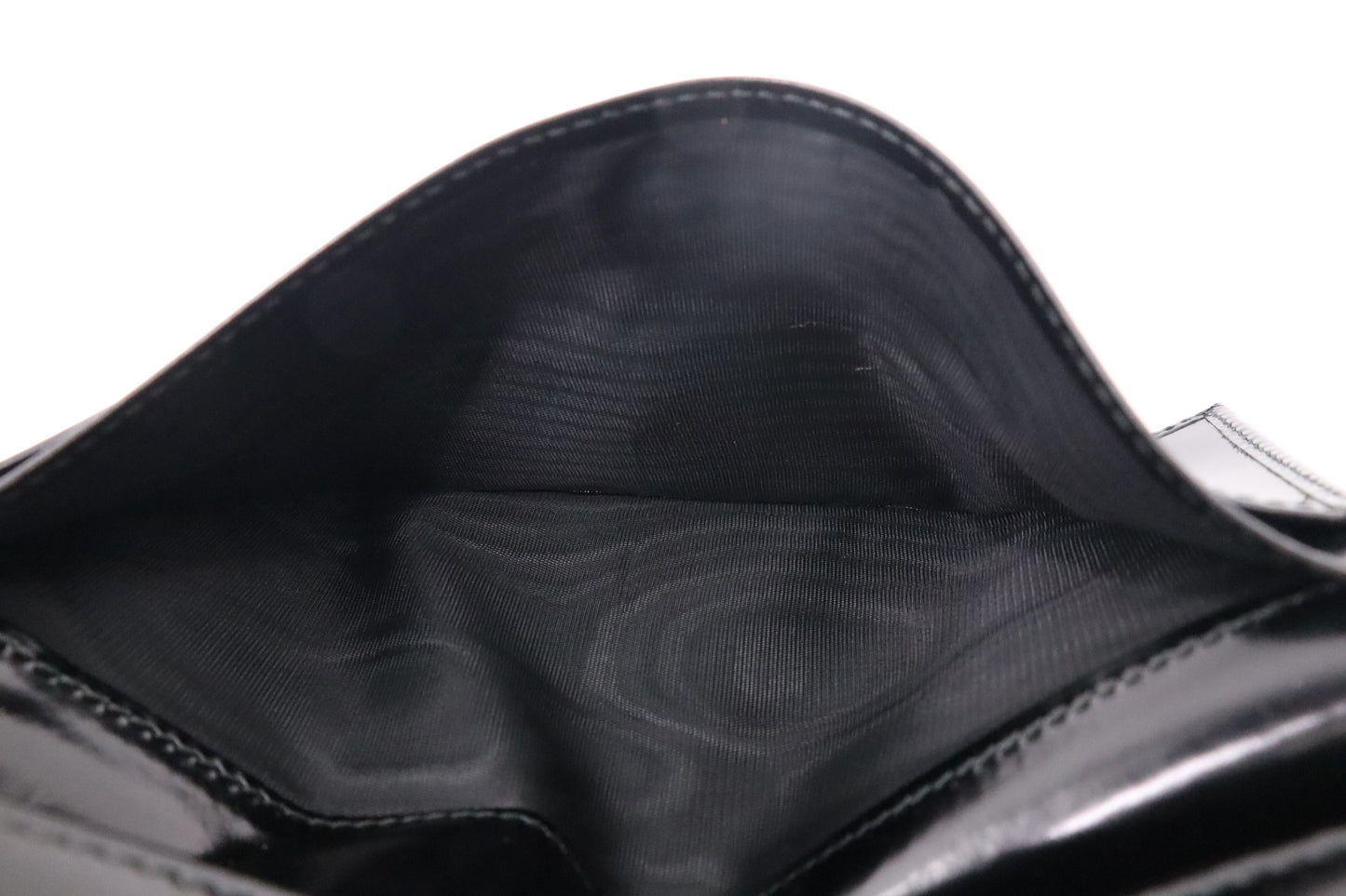 Gucci Long Wallet in Black Patent Leather