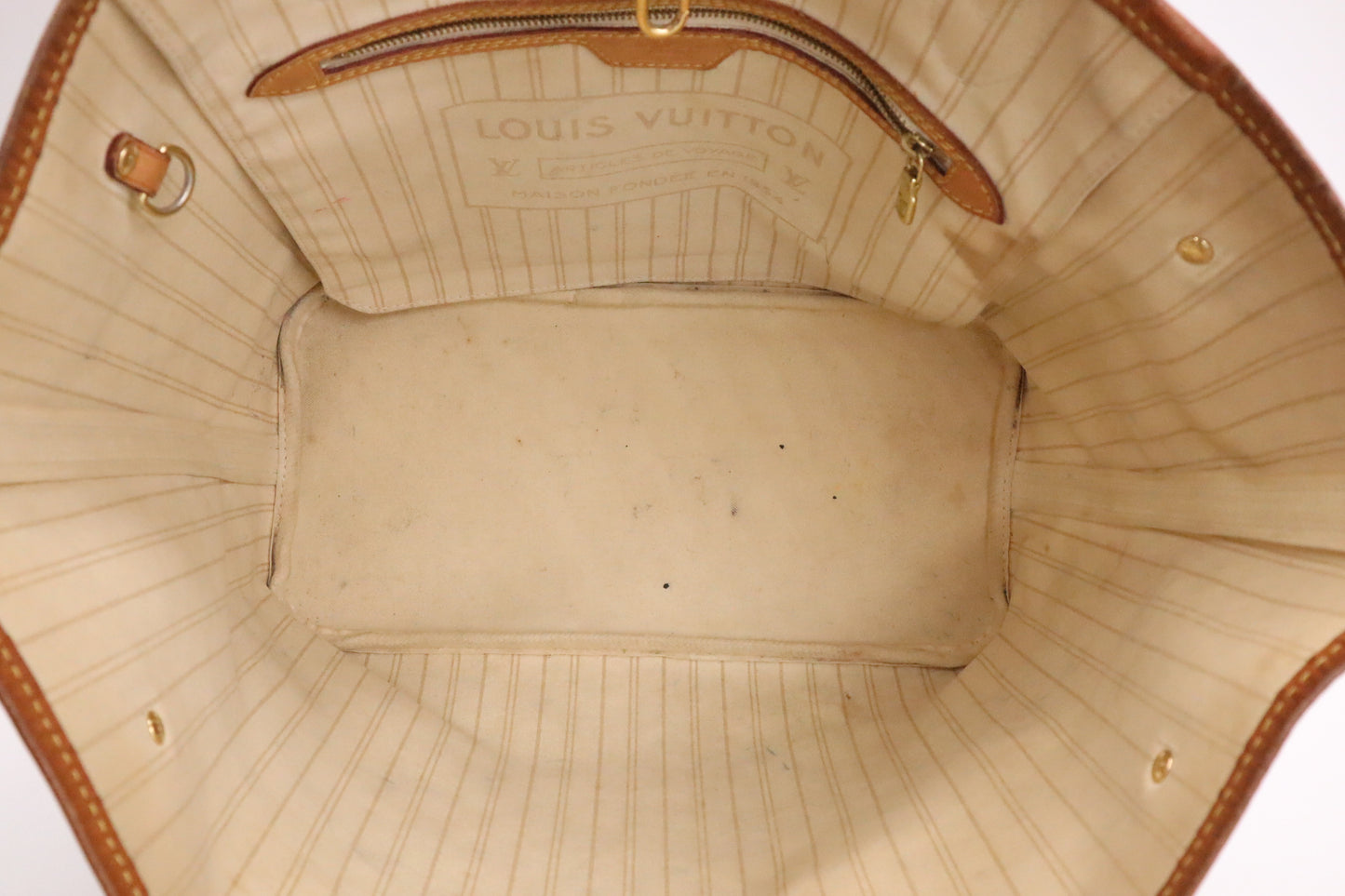 Louis Vuitton Neverfull MM in Damier Azur Canvas