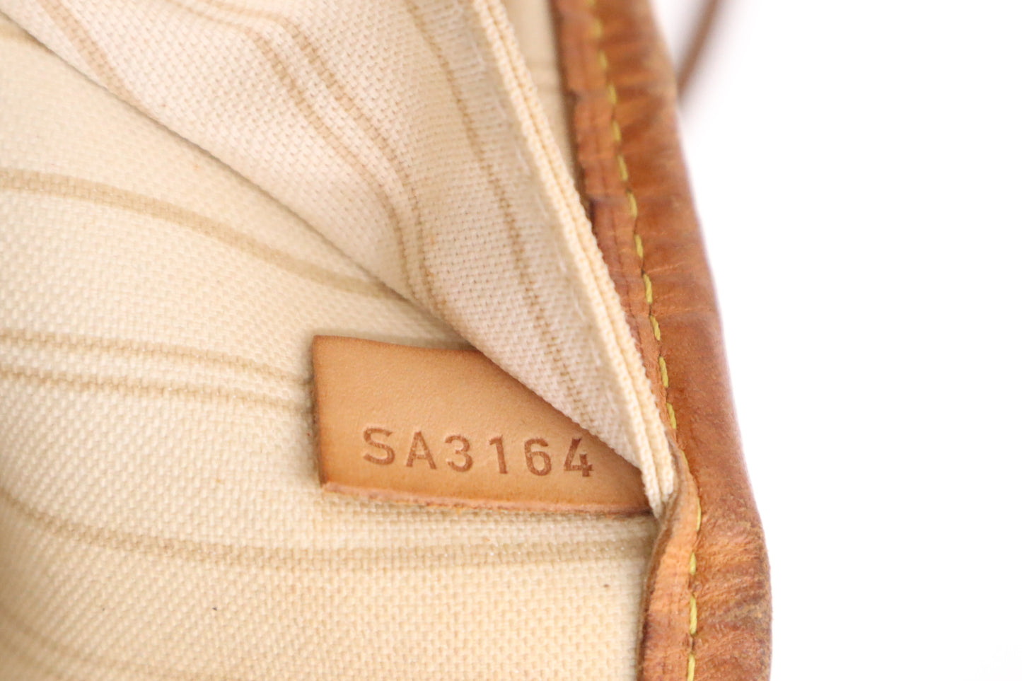 Louis Vuitton Neverfull MM in Damier Azur Canvas