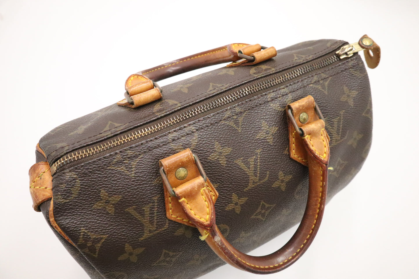 Louis Vuitton Speedy 25 in Monogram Canvas