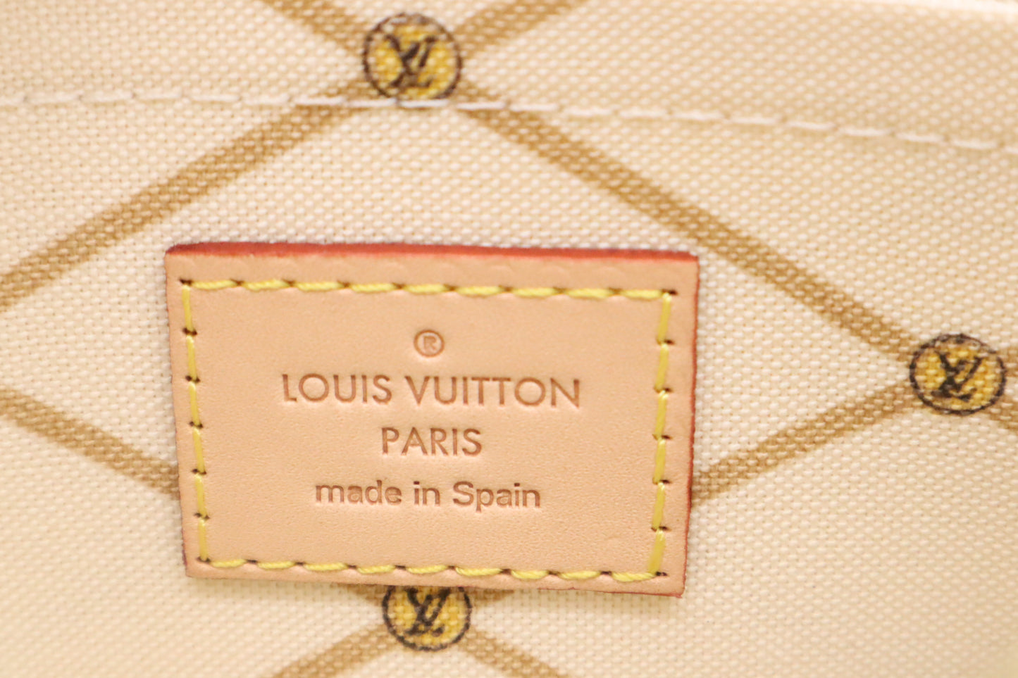Louis Vuitton Neverfull MM in Hawaii Summer Trunks Damier Azur Canvas
