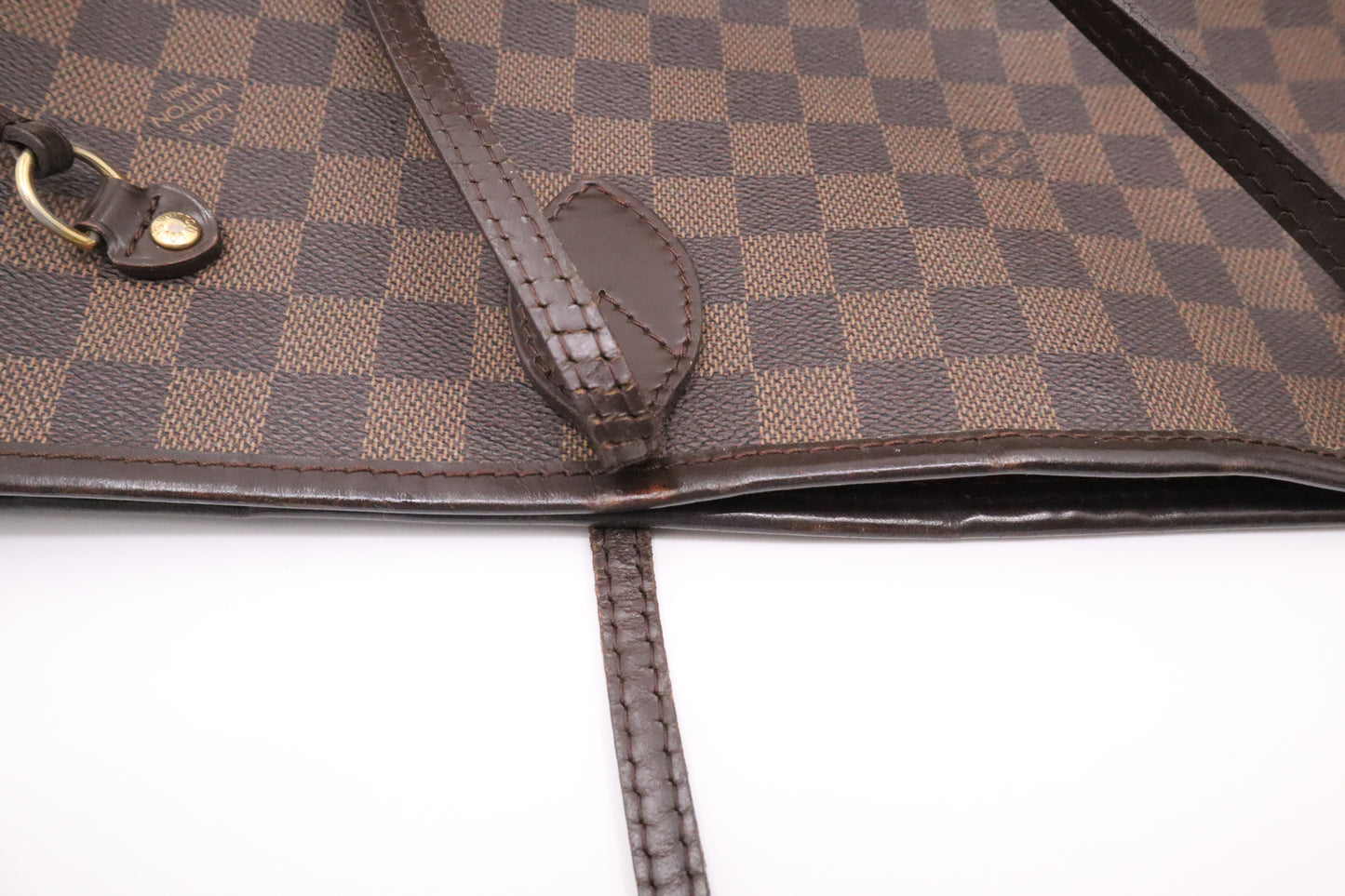 Louis Vuitton Neverfull MM in Damier Ebene Canvas