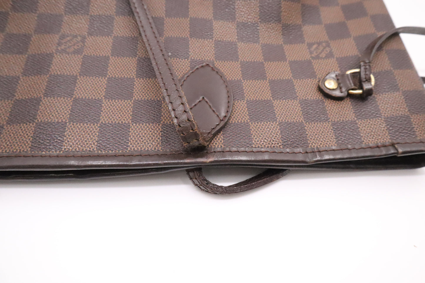 Louis Vuitton Neverfull MM in Damier Ebene Canvas