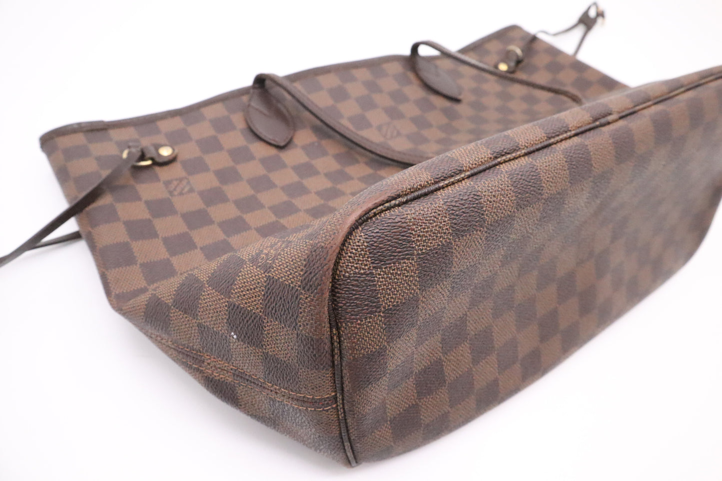 Louis Vuitton Neverfull MM in Damier Ebene Canvas