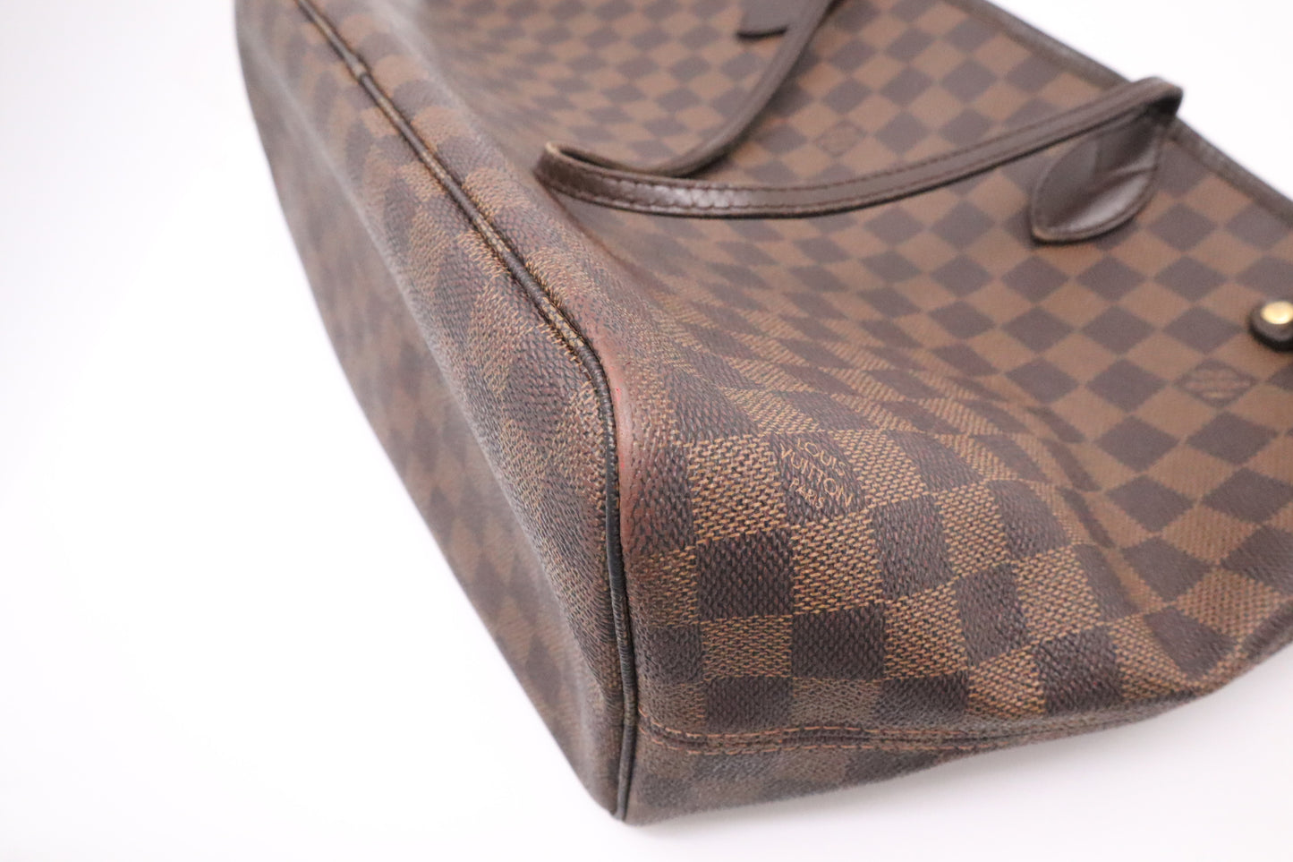 Louis Vuitton Neverfull MM in Damier Ebene Canvas