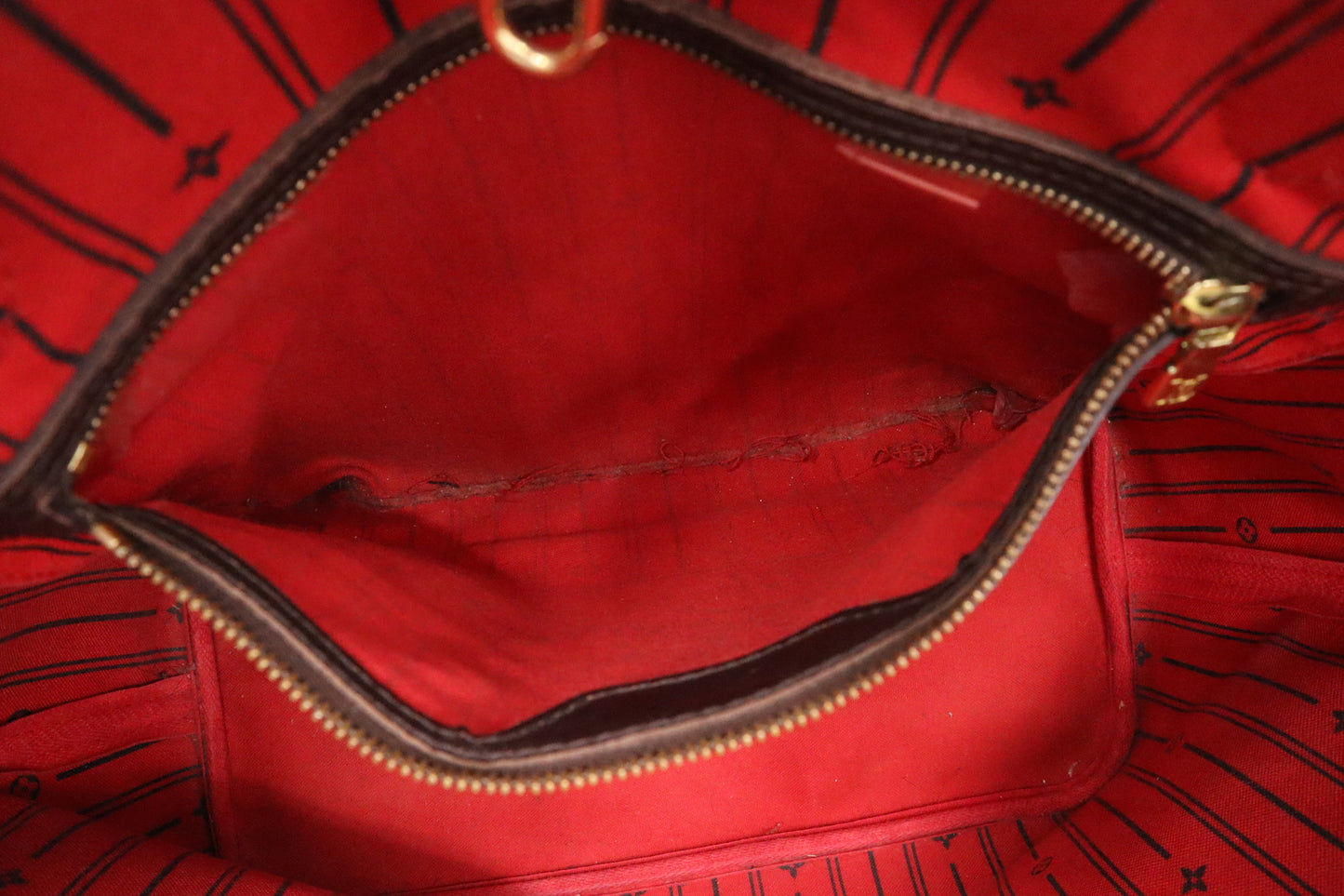 Louis Vuitton Neverfull MM in Damier Ebene Canvas