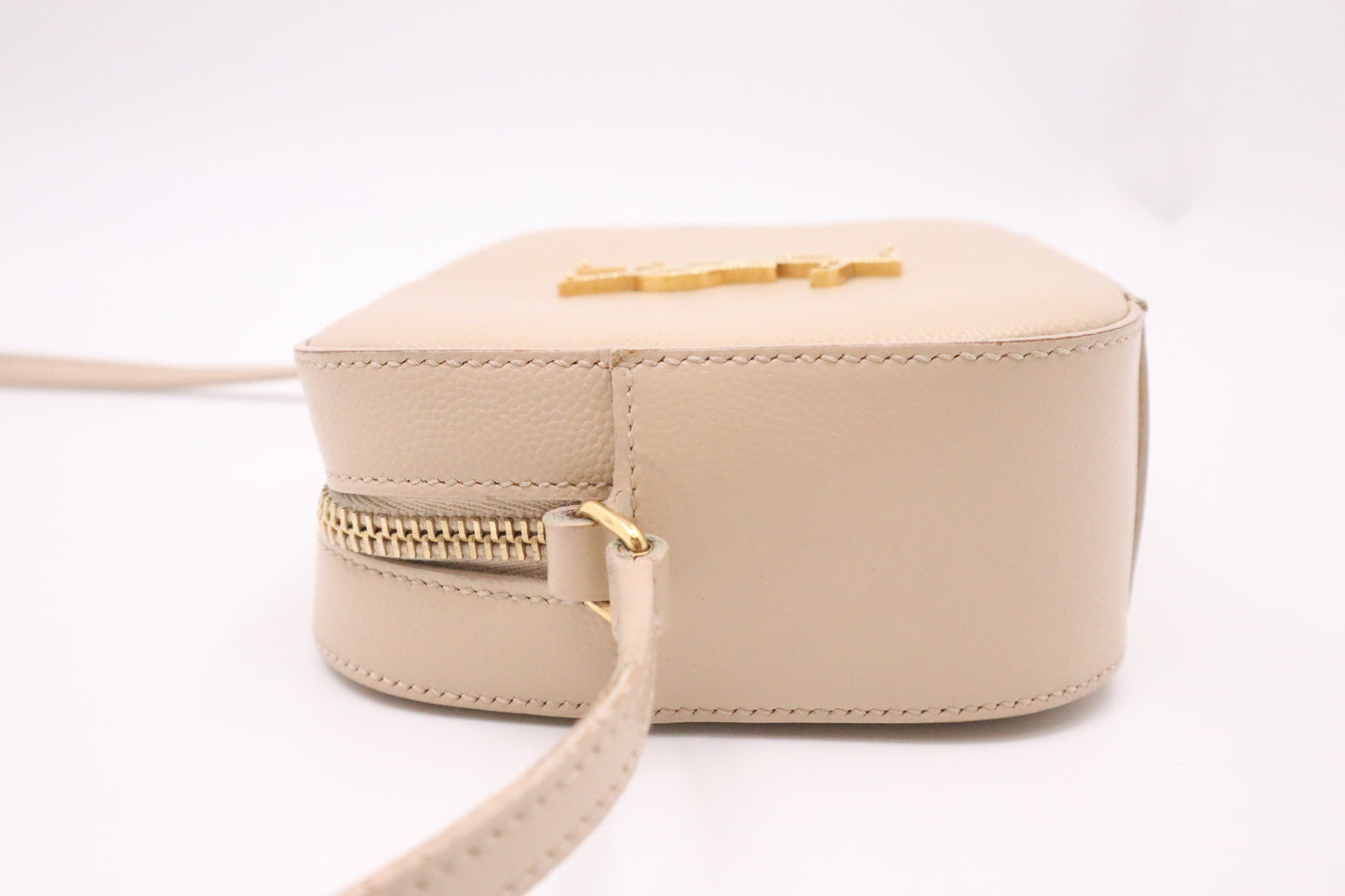 YSL Saint Laurent Crossbody Bag in Beige Pebbled Leather