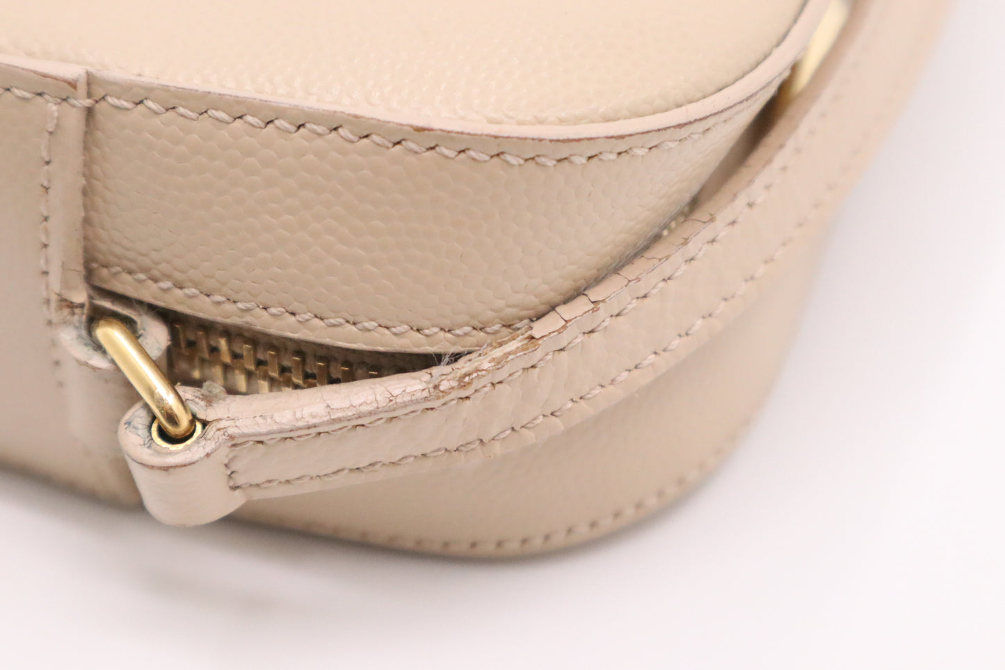 YSL Saint Laurent Crossbody Bag in Beige Pebbled Leather