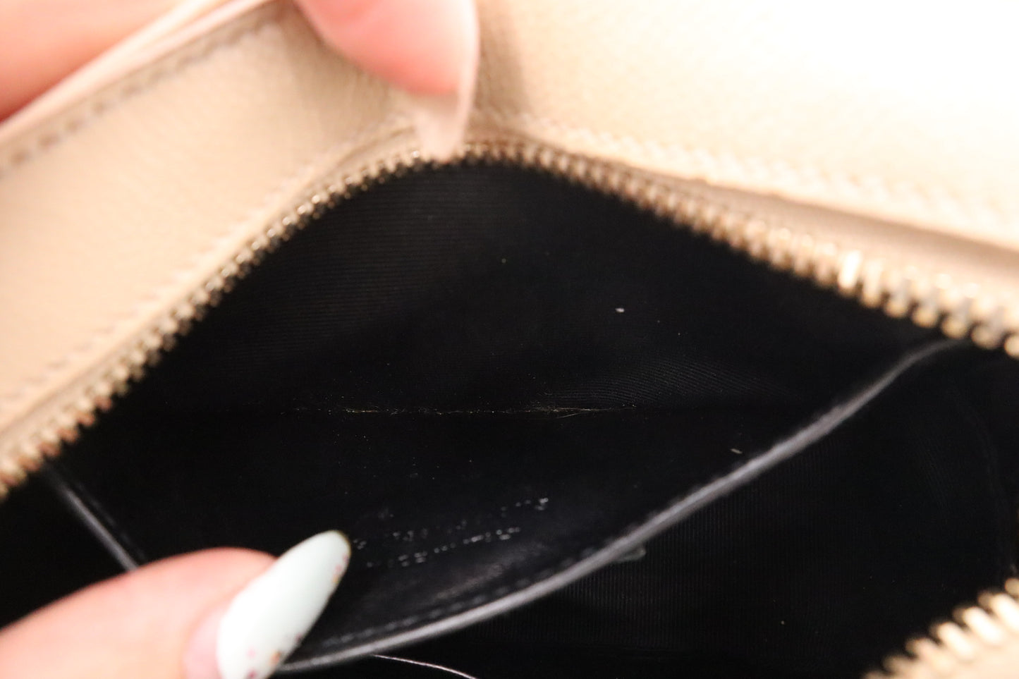 YSL Saint Laurent Crossbody Bag in Beige Pebbled Leather