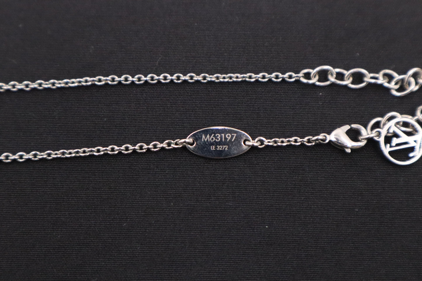 Louis Vuitton Essential V Supple Necklace