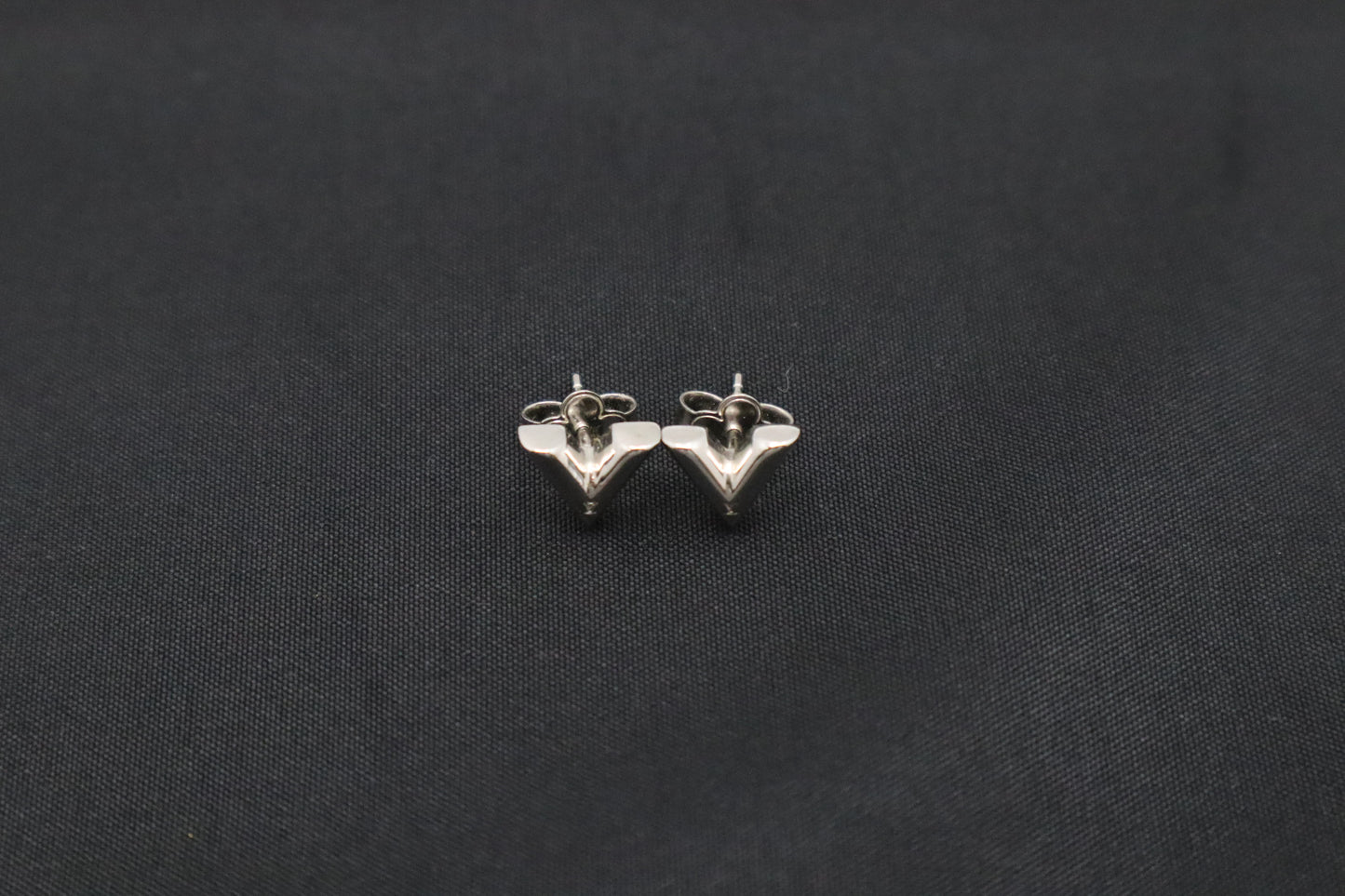 Louis Vuitton Essential V Earrings